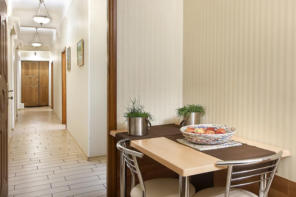 Bessarabka Apartments キエフ 部屋 写真
